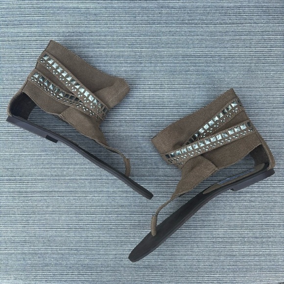 NEW STEVE MADDEN Studded Toe Post Ankle Bootie Brown Suede Size 7.5 - Picture 3 of 7